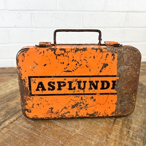 Distressed Vintage Orange Metal First Aid Kit Box That Hangs Pool Decor Aid with Original Contents Medical Supply Case Metal Storage Box