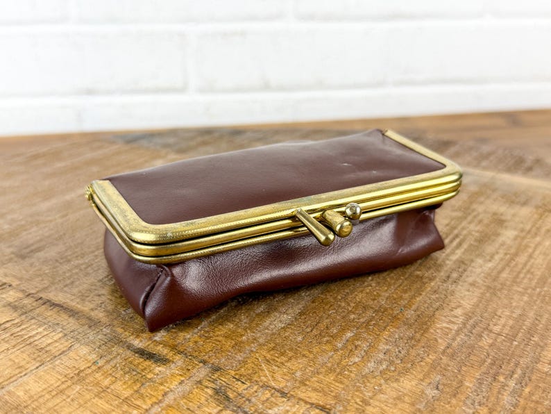 Vintage 1960s Sewing & Manicure Kit | Kiss Clasp Travel Clutch | Brown Vinyl Case Mirror | Retro Repair and Grooming Set | Mid Century image 7