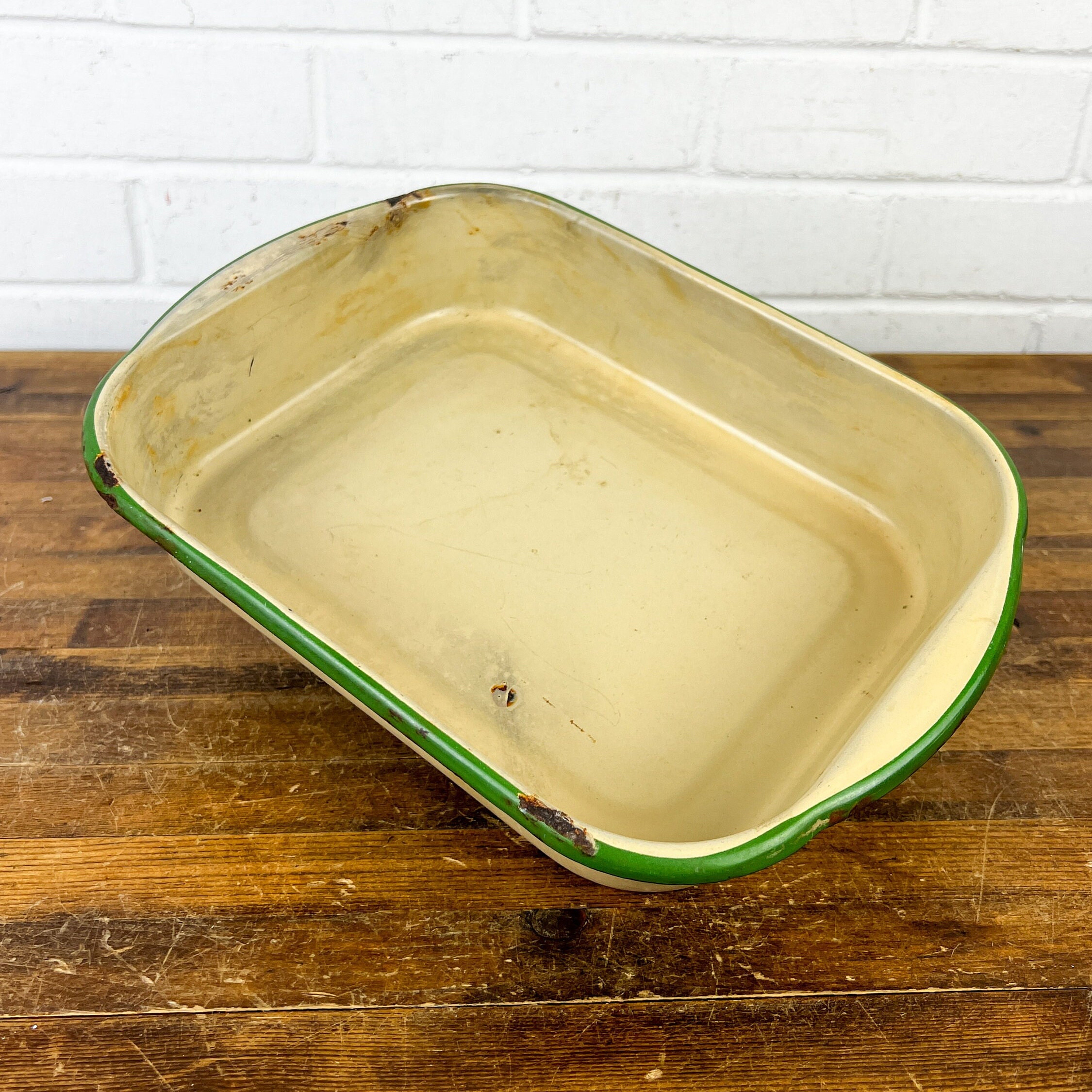 Vintage Enamelware Large Round Dish Pan, Blue and White Marble Enamelware  Tub With Black Trim 