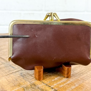 Vintage 1960s Sewing & Manicure Kit | Kiss Clasp Travel Clutch | Brown Vinyl Case Mirror | Retro Repair and Grooming Set | Mid Century image 12