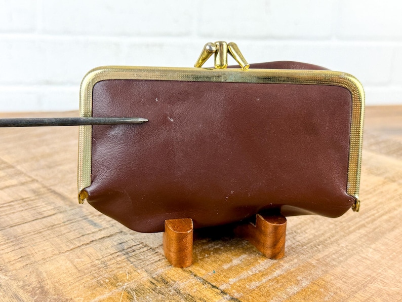 Vintage 1960s Sewing & Manicure Kit | Kiss Clasp Travel Clutch | Brown Vinyl Case Mirror | Retro Repair and Grooming Set | Mid Century image 12