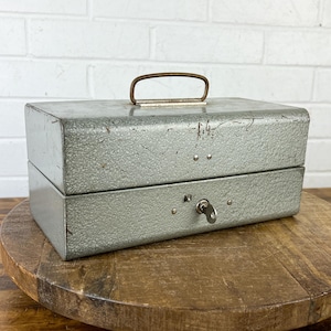 Locking Vintage Gray Metal Box with Key Cash Box with Removable Coin Tray and Working Lock Key
