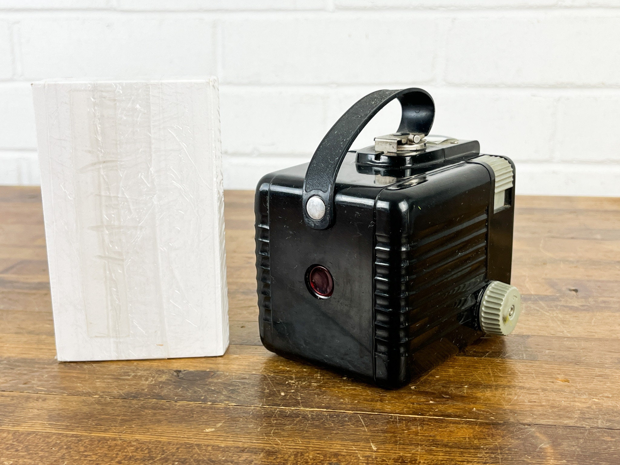 ブラウニー ホークアイ ビンテージ カメラ Kodak Brownie Hawkeye Camera Flash Model Vintage Photography