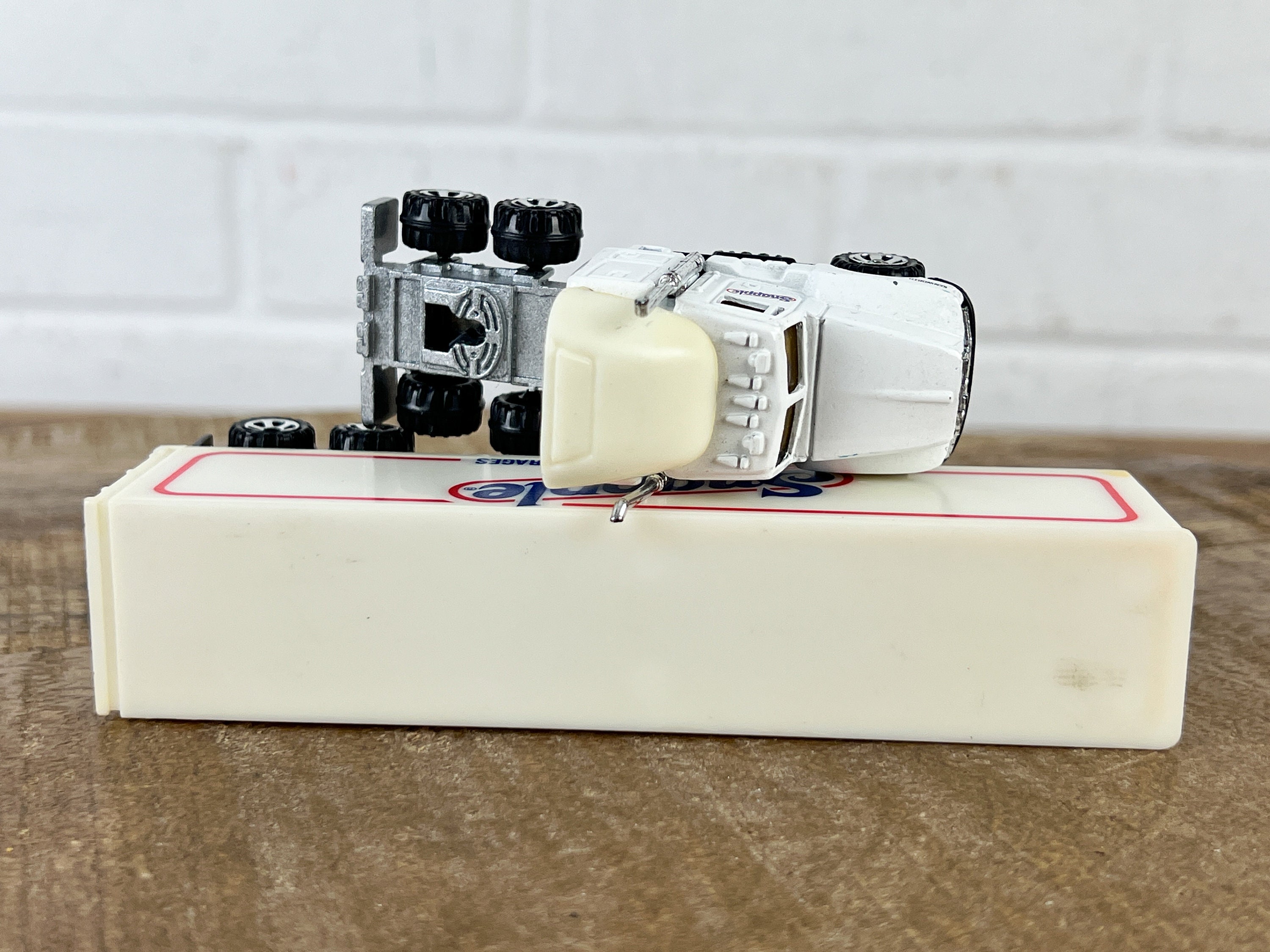 1987 Vintage Road Champs White Kenworth Semi Truck With Trailer