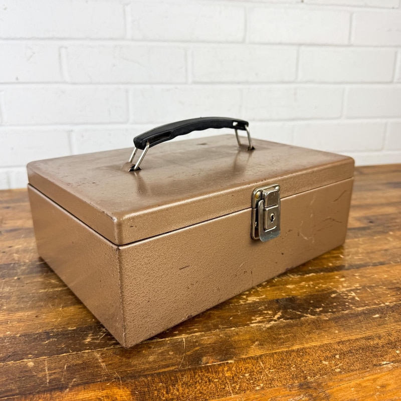 Locking Box and Key Vintage - Etsy