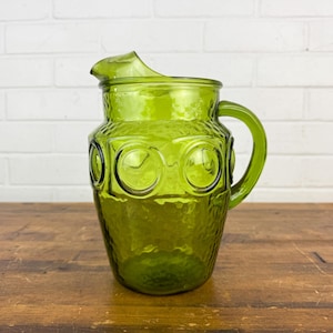 Vintage Anchor Hocking Avocado Green Heritage Hill Pitcher – Bullseye Pattern Glass Jug with Handle & Spout