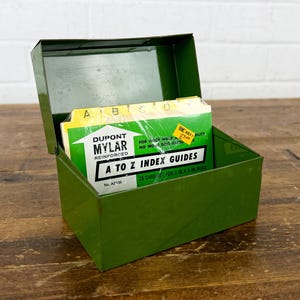 Vintage Green Metal Recipe Box – 3x5 Index Card Holder w/ Unused File Cards