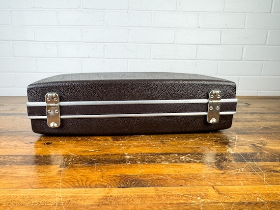 Hardshell Brown Briefcase with Silver Accents Bri… - image 10