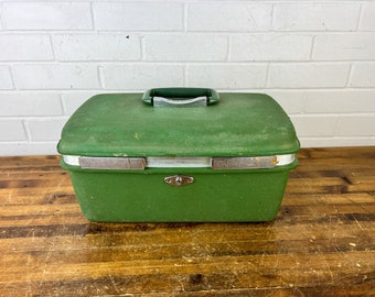 Reserved-Distressed Vintage Green Royal Traveller Train Case Luggage with Silver Accents Authentic Royal Traveller Hard Travel Makeup Case