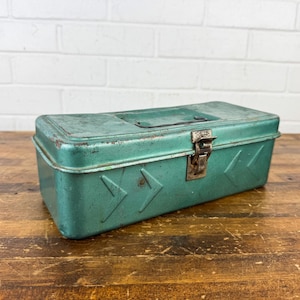 Distressed Vintage Green Metal Toolbox – Industrial Utility Storage Box with Handle & Latch