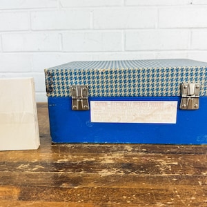 Vintage Emerson Big Big Portable Record Player | 1970s Suitcase Turntable Blue | Retro Kids Phonograph | Display or Repair image 7
