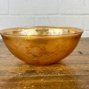 Vintage US Glass Peach Strawberry Theme Iridescent Bowl Decorative Bowl Fruit Bowl Farmhouse Kitchen Cottagecore Strawberries Bowl Decor