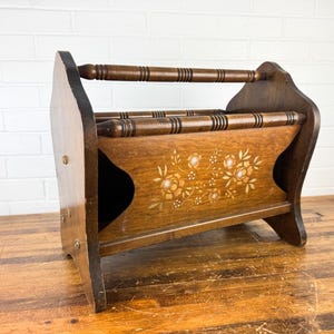 Vintage Wooden Magazine Rack with Floral Stencil – Solid Wood Mid Century Organizer with Handle – Rustic Farmhouse Decor