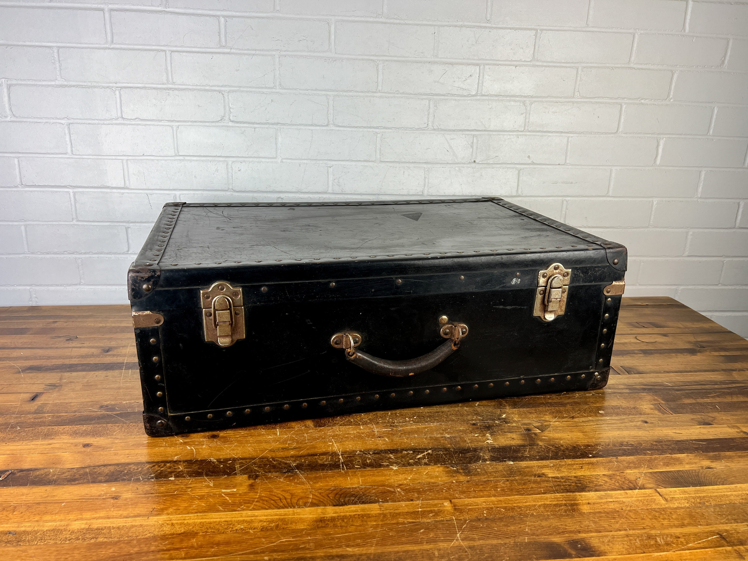 その他 40's Vintage trunk case Large Vintage Black Luggage Trunk: Silver Metal Accents