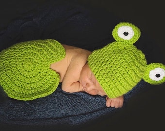 Crochet Photo Prop, Frog Costume, Frog Beanie, Baby Shower Gifts, Photo Props, Baby Gift, Baby Frog, Frog Baby, Frog Hat, Frog Gift