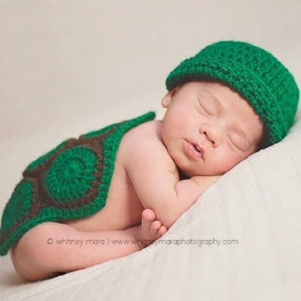 Beginner's Crochet Pattern for Turtle Photography Prop. Prop ideal for newborns and would make a great Baby Shower Gift