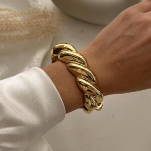 Grovt vridet armband, guld- och silverarmband med statement-motiv, djärv kedjemanschett, armband i rostfritt stål för kvinnor, moderna smycken