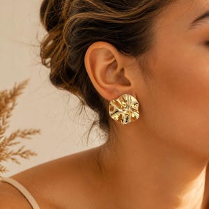 Gold Statement Stud Earrings, Wavy Disc Earrings, Stainless Steel Earrings, Organic Shape Jewelry, Minimalist Modern Earrings