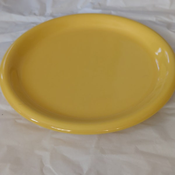 Plate Crown Corning Yellow 9"