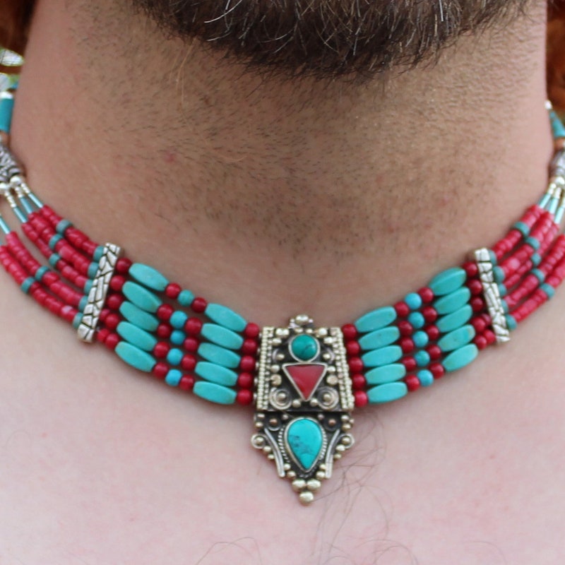 The Desert Dune Choker in Magnesite with Coral