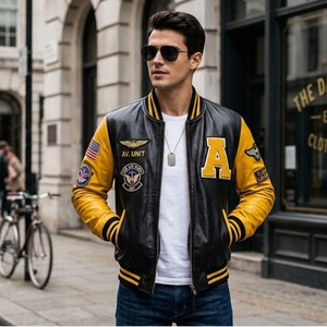 Heren varsityjack in zwart en geel, leren bomberjack in letterman-stijl, streetwear in college-stijl, retro baseballjack