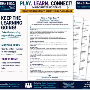 Puede incluir: Una gu&iacute;a de decluttering blanca con texto azul oscuro titulada What to Know Bingo. El documento enumera instrucciones y temas numerados como Set a Timer y Clear the Entryway. Incluye un gr&aacute;fico de lib&eacute;lula y el logotipo de Seniors Home Zone.