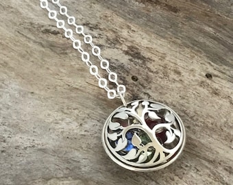 Birthstone Family Tree Locket in Sterling Silver, Personalized Keepsake for Mothers and Grandmothers, Thoughtful Mother’s Day Present