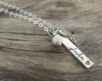 Personalized Memorial Keepsake Necklace, Minimalist Name Tag & Angel Wing Charm, Remembrance Jewelry for Loss of Loved One, Sympathy Gift