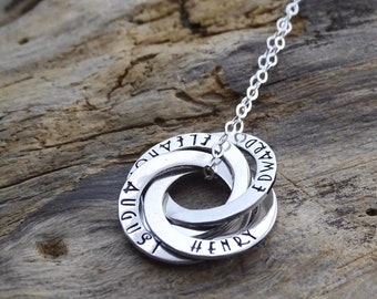 Personalized Sterling Silver Mom Necklace, Interlocking Circles with Names, Unique Jewelry Mother’s Day gift for Mom