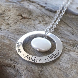 Sterling Silver Mother Necklace with Coin Pearl, Personalized Name Jewelry for Mom or Grandma, Beautiful Mom Present image 1