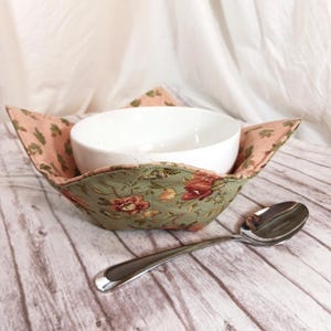 Bowl Cozy Reversible Thermal Hot Pad Microwave Soup Bowl Holder Medium Pink Roses Green Background Pink Green Leaves