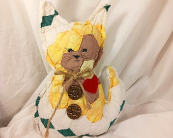Vintage lap quilt kat kussen pluche knuffeldier messing knopen geschilderd gezicht 8"