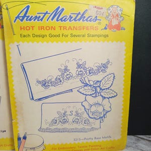 Vintage &#39;50s Aunt Martha&#39;s Hot Iron Transfers #3213 Pretty Rose Motifs NEW NOS Sealed
