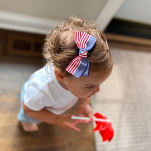 Patriotic Girl Hair Bow, Red White Blue Bow Clip, 4th of July Hair Accessory, Toddler Flag Bow, Alligator Clip with No Slip Grip