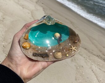 Clamshell Resin Art, Beach Lover Gift, Senior Gift, Seashell Art, Inspirational Gift