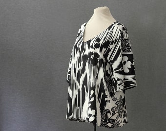 black and white ikat blouse with floral inserts and kimono sleeves, v-neck, relaxed fit