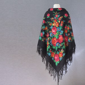 Russian shawl with roses and tulips, piano shawl, bohemian wedding, large shawl, wool throw tasselled shawl piano shawl Ukrainian shawl NWOT image 3