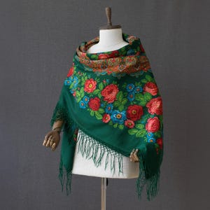 Met de hand bedrukte oude Slavische sjaal met rozen en ornament | Antieke Slavische sjaal