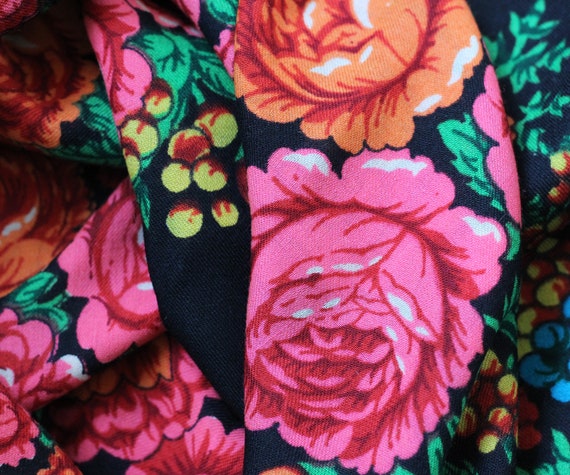 black Russian shawl with roses and berries, a bot… - image 6