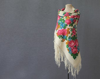 Cream Russian shawl | Retro wool shawl with autumn leaves