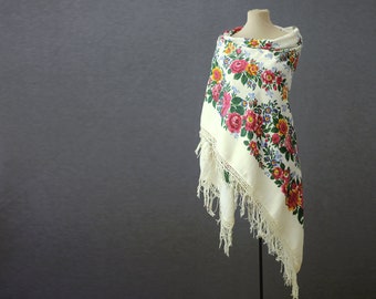 cotton Russian shawl made in the USSR, oversized cotton floral throw perfect for a summer evening out, rustic look ct1