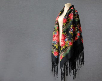 Legendary Russian shawl | "Spring" iconic Pavlovo Posad shawl | Wool throw with roses and paisley