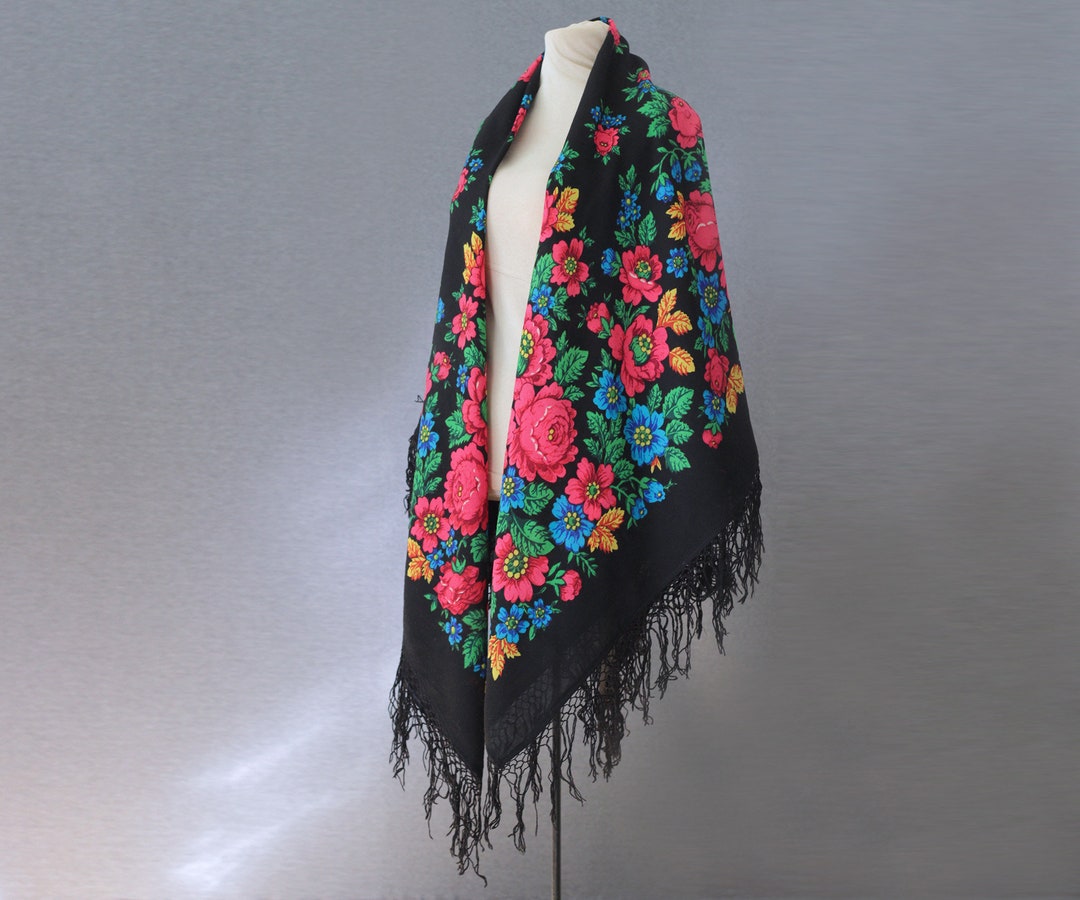 Black Slavic Shawl With Green Leaves and Pink Poppies Oversized Vintage ...