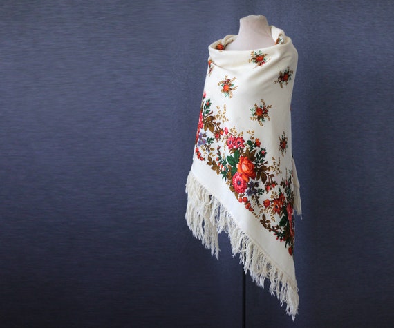 Off white Russian shawl, rustic wedding shawl, cre