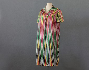 silk ikat Uzbek dress, loose fitting dress, green and yellow with red, Small through Large, USED