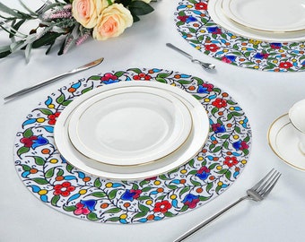 Juegos de 2 a 12 manteles individuales redondos de vinilo con estampado floral armenio.