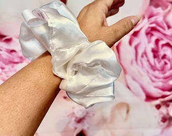 GRANDE SCRUNCHY Hair Tie Scrunchy Hair Accessory Scrunchie vsco Scrunchies Hair Tie Hair Scrunchies