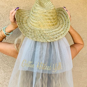 Gettin' Hitched Y'all Veil Country Bride Cowgirl hat Veil Wedding Veil Cowboy Hat Veil Party Veil Bride Veil Bachelorette image 1