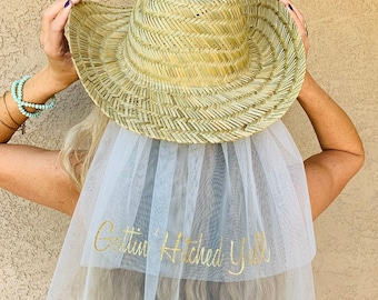 Gettin' Hitched Y'all Veil - Country Bride - Cowgirl hat Veil - Wedding Veil - Cowboy Hat Veil - Party Veil - Bride Veil - Bachelorette