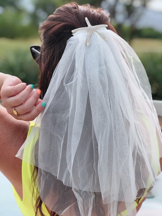 DIY Bride Bachelorette Veil Tutorial